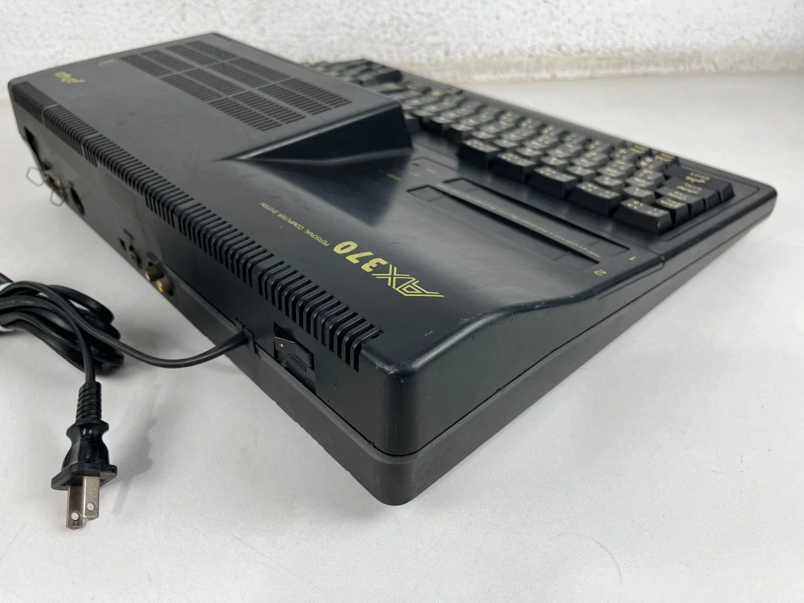Sanyo Wavy Computer AX370