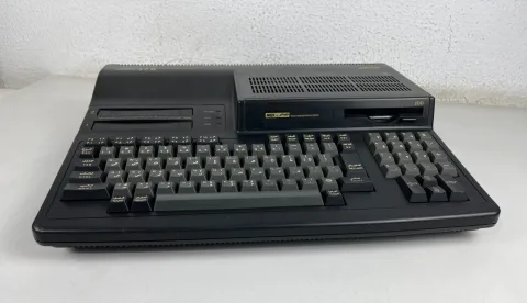 Sanyo Wavy Computer AX370