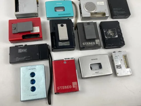 Aiwa Walkman HS-P04 / TP-27 / HS-G35 / HS-J07 / TP-26