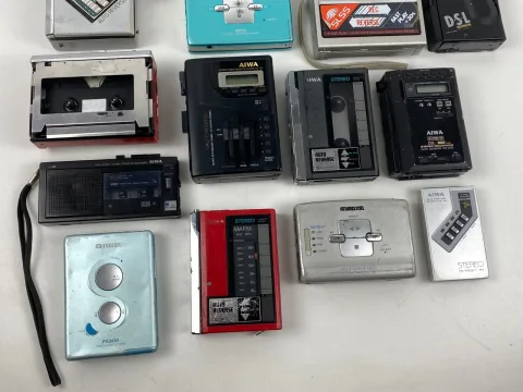 Aiwa Walkman HS-P04 / TP-27 / HS-G35 / HS-J07 / TP-26