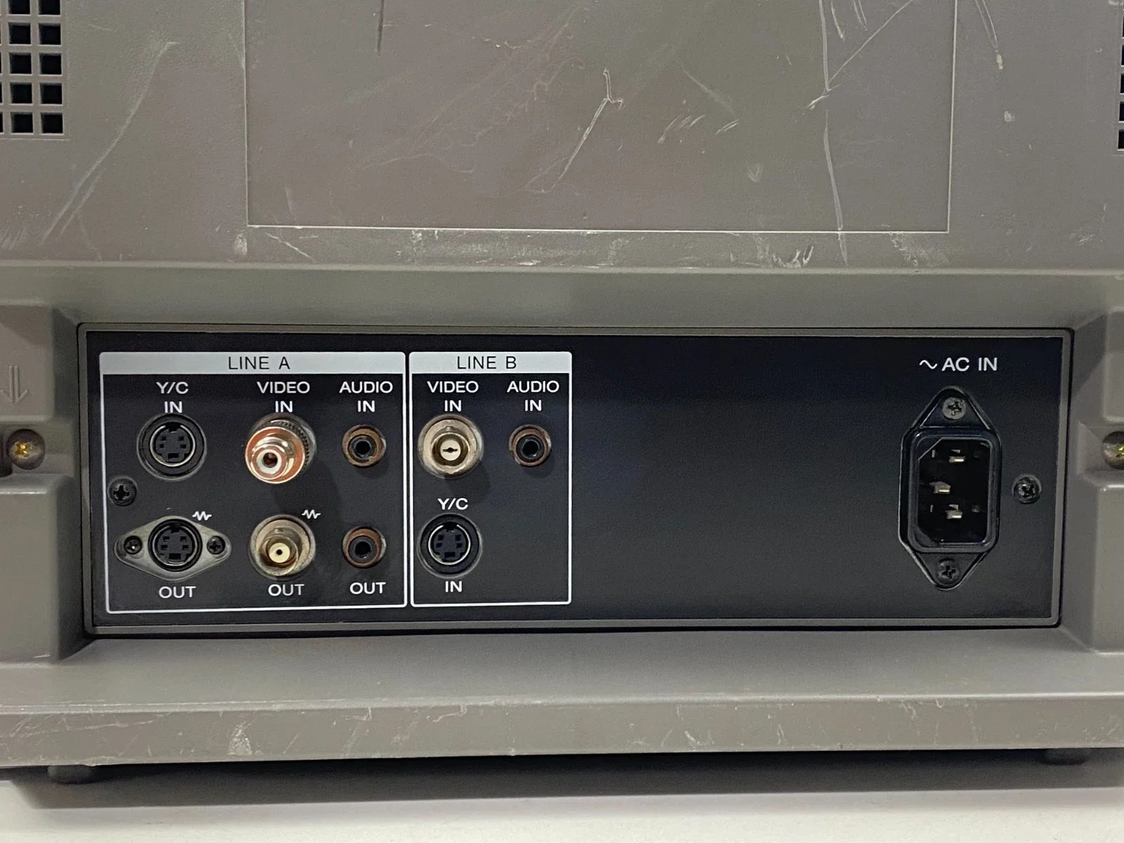 Sony PVM-14N5U Monitor