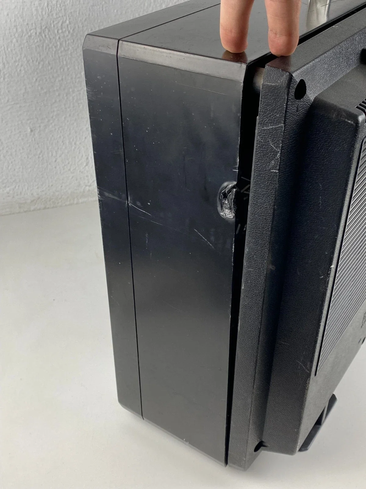 LARSEN Q-100 Boombox