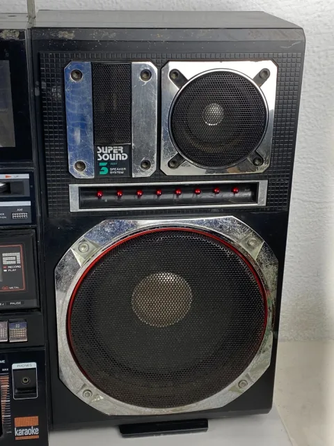 LARSEN Q-100 Boombox