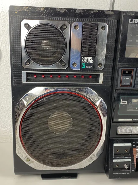 LARSEN Q-100 Boombox