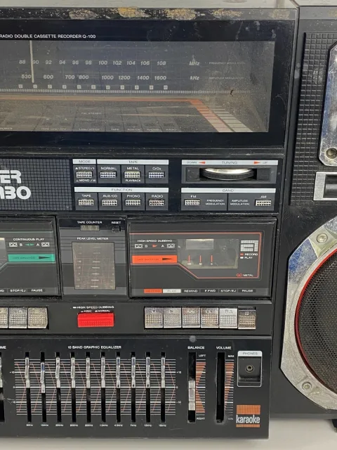 LARSEN Q-100 Boombox