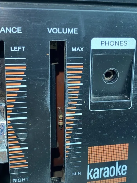 LARSEN Q-100 Boombox