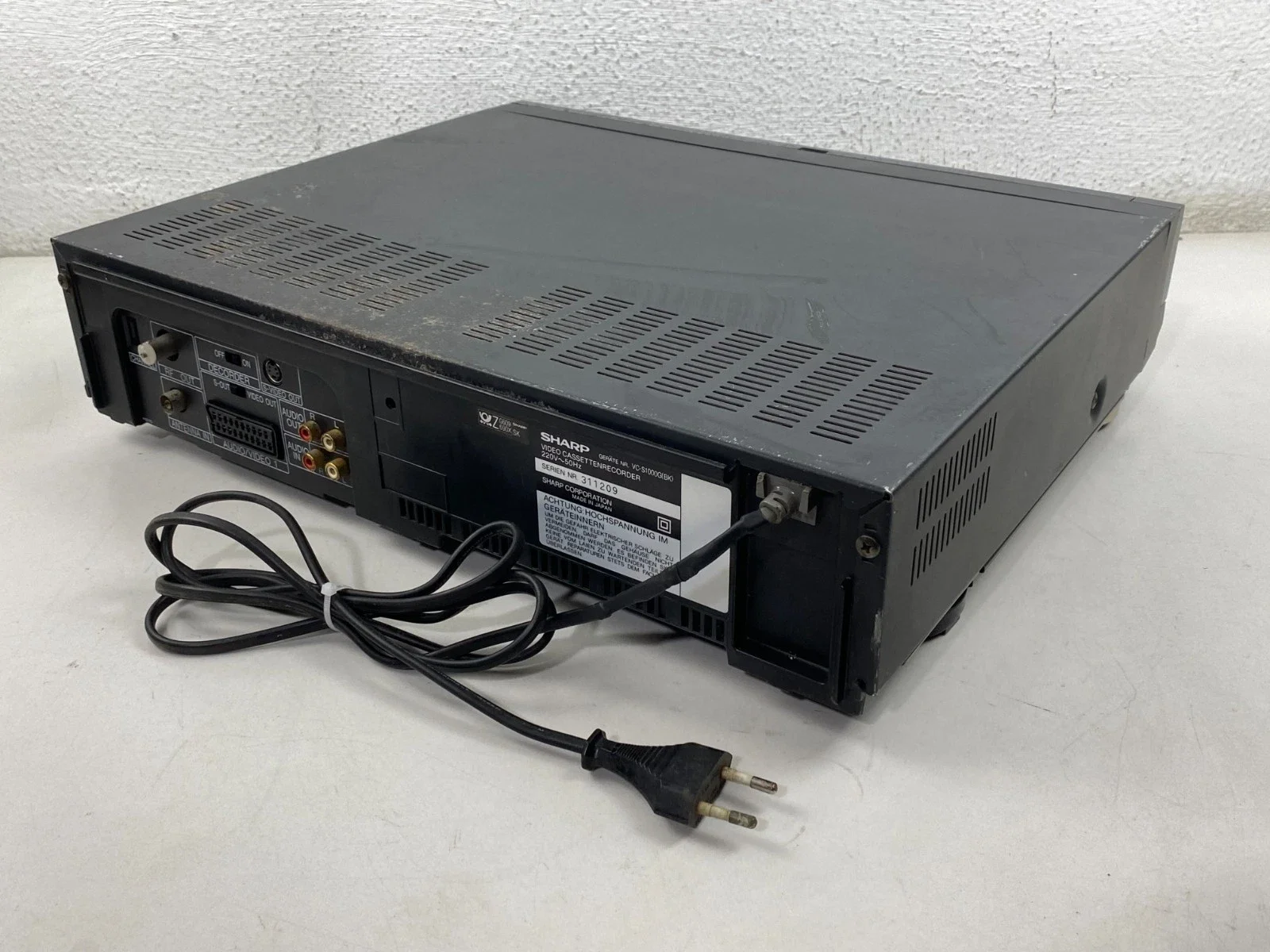 Sharp VC-S1000G Video Cassette Recorder