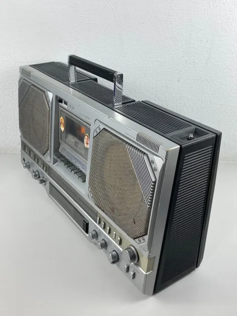 AKAI AJ 530 Boombox