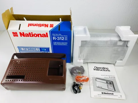 National Panasonic R-312II Portable Radio