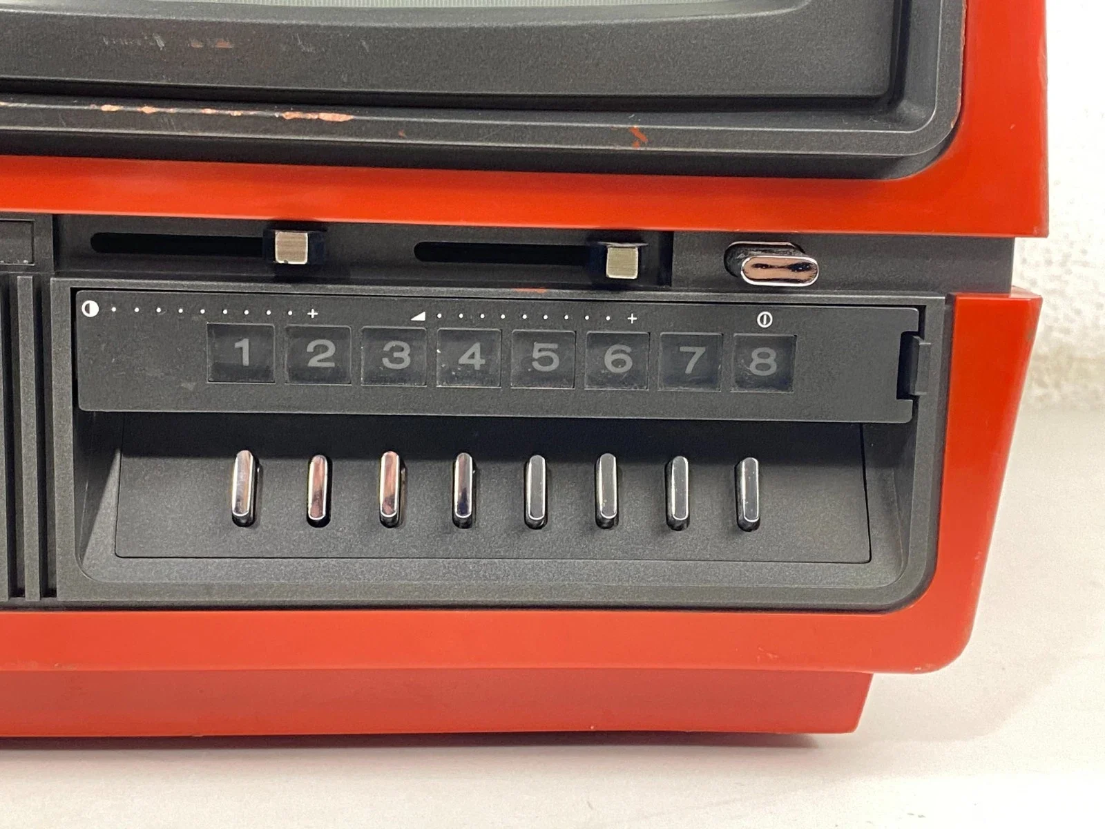 Mitsubishi CB-100QD TV 9-inch