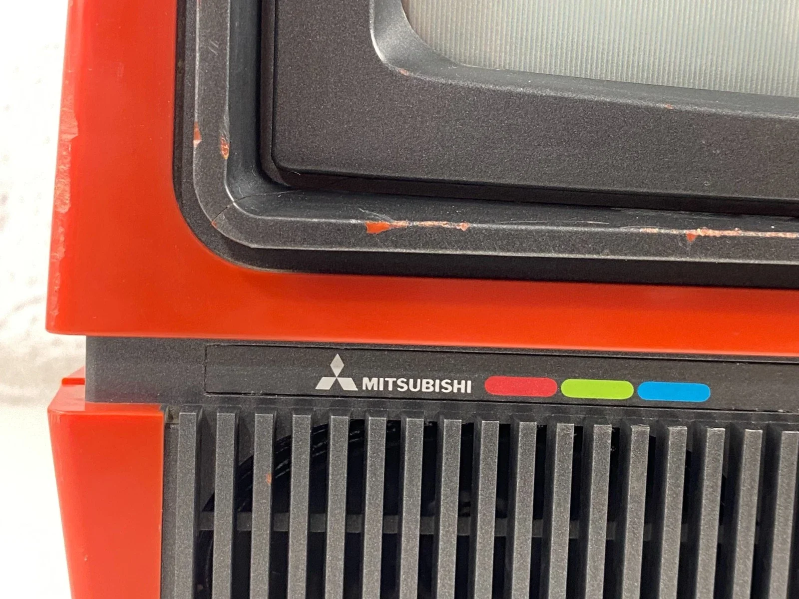 Mitsubishi CB-100QD TV 9-inch