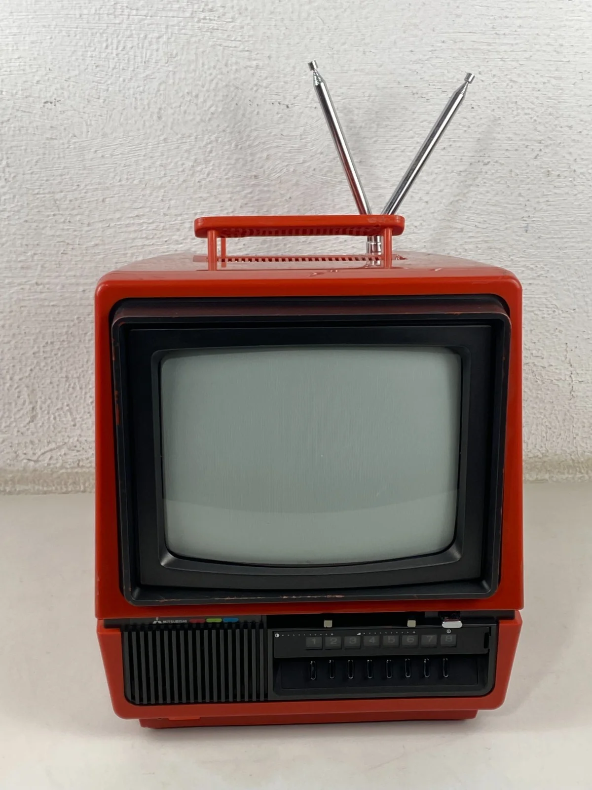 Mitsubishi CB-100QD TV 9-inch