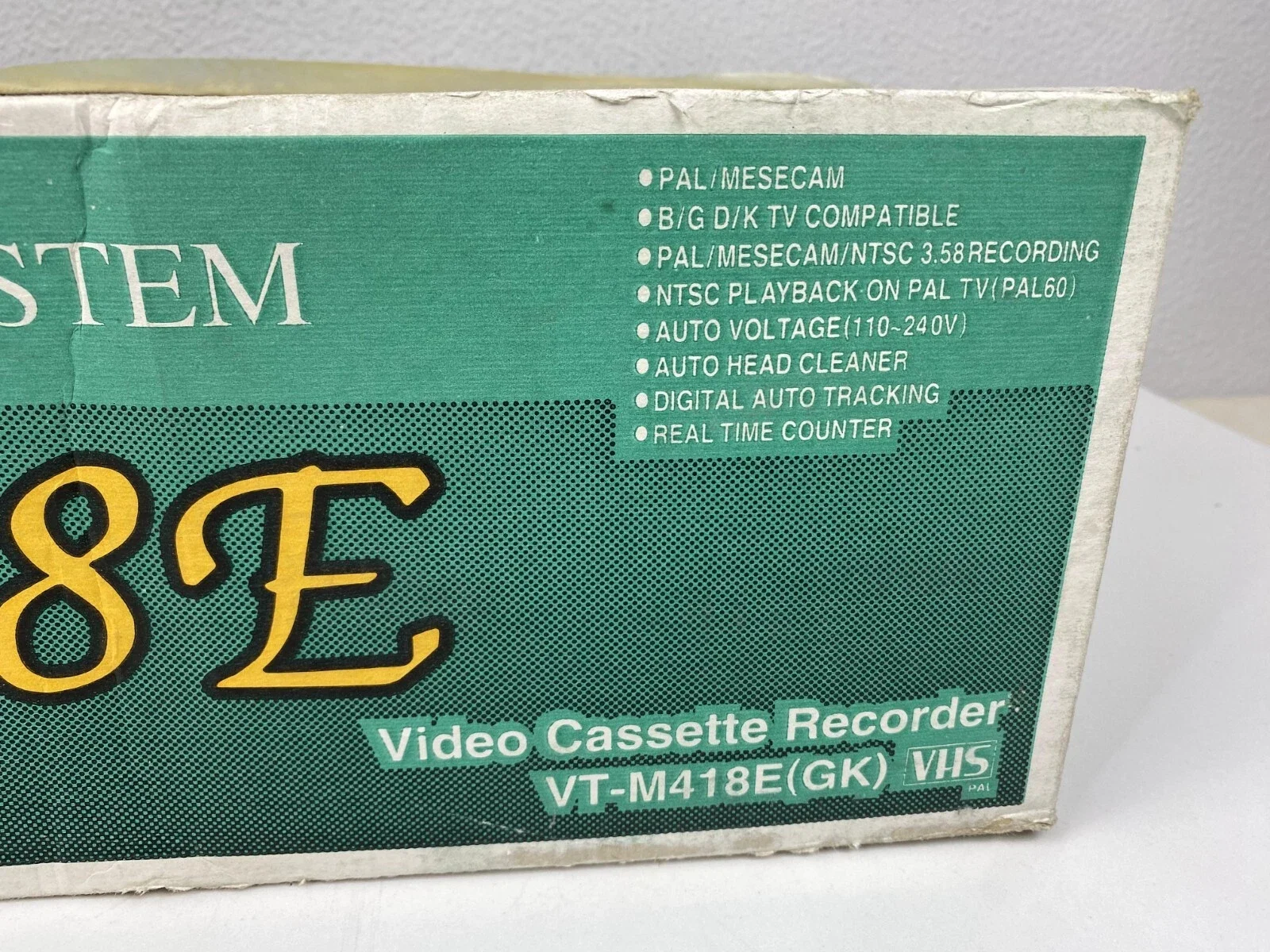 Hitachi M-418E VHS Video Cassette Recorder