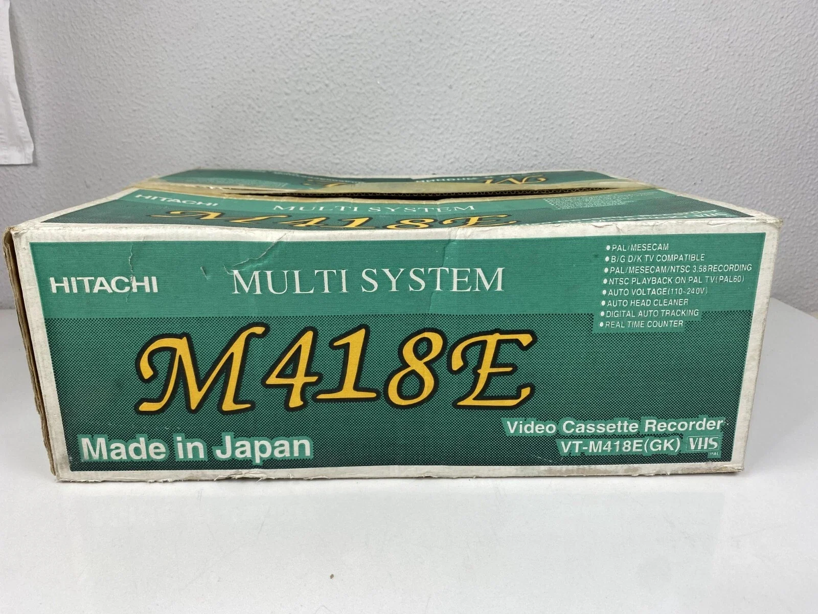 Hitachi M-418E VHS Video Cassette Recorder