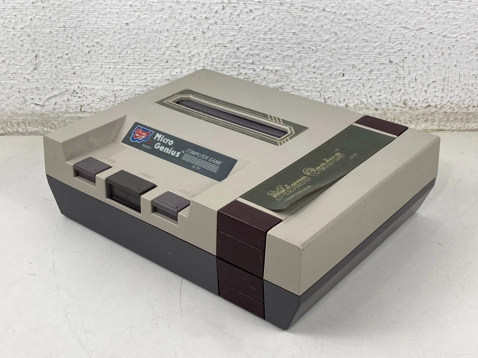Micro Genius IQ-701 Video Game Console