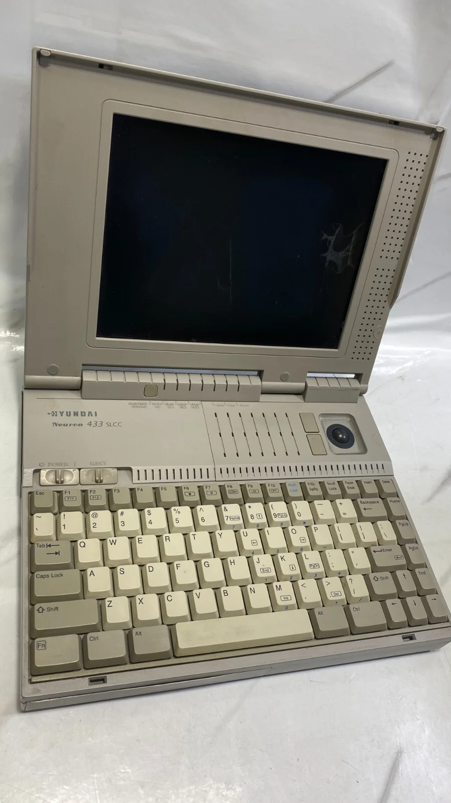 Hyundai Neuron 433 SLCC Laptop