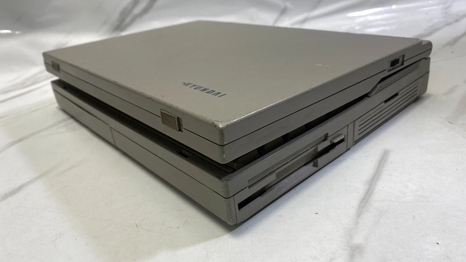 Hyundai Neuron 433 SLCC Laptop