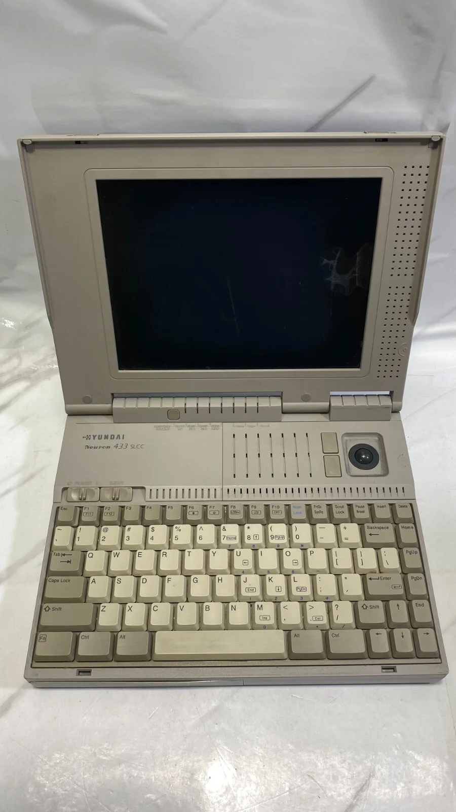 Hyundai Neuron 433 SLCC Laptop