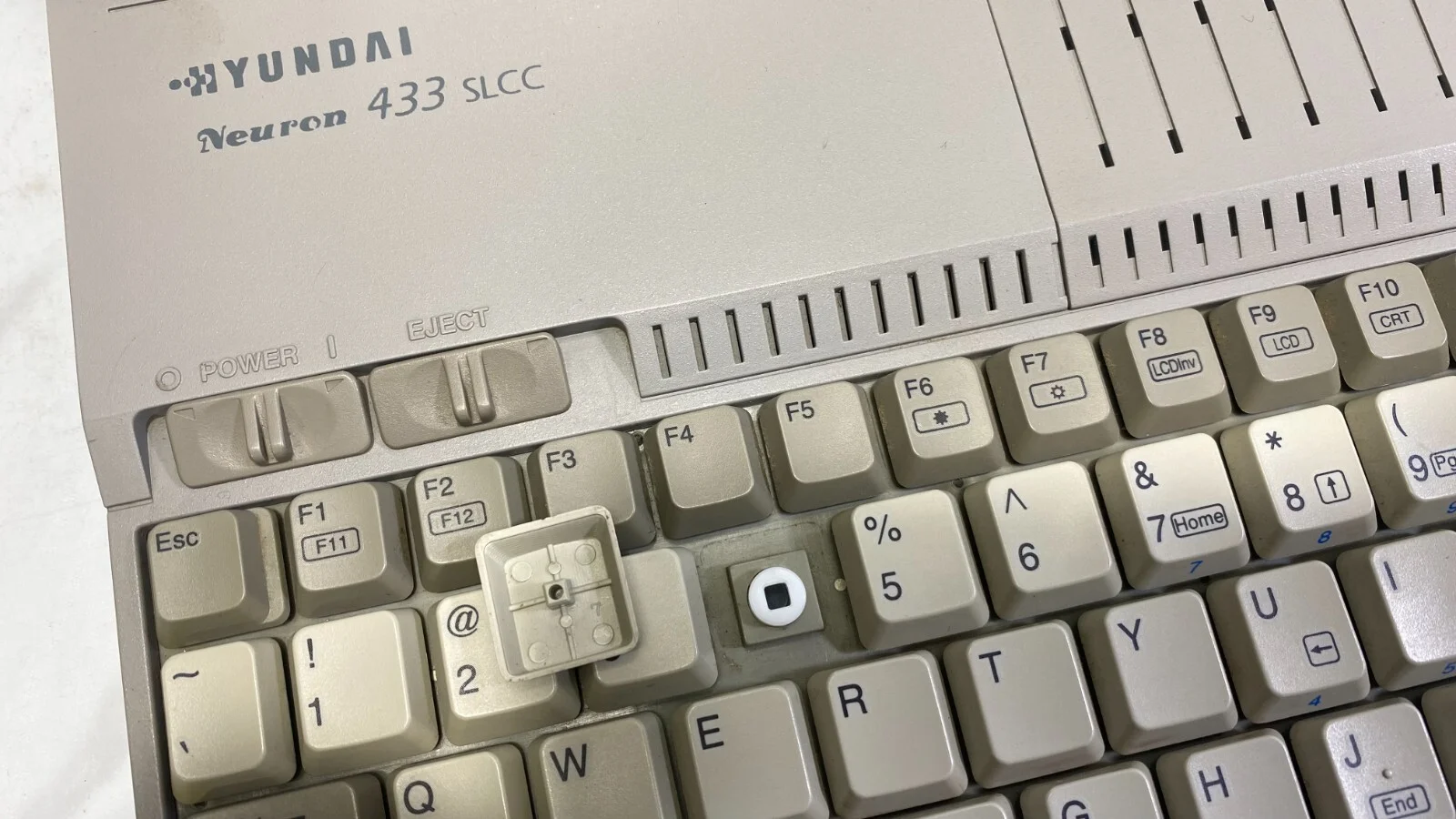 Hyundai Neuron 433 SLCC Laptop