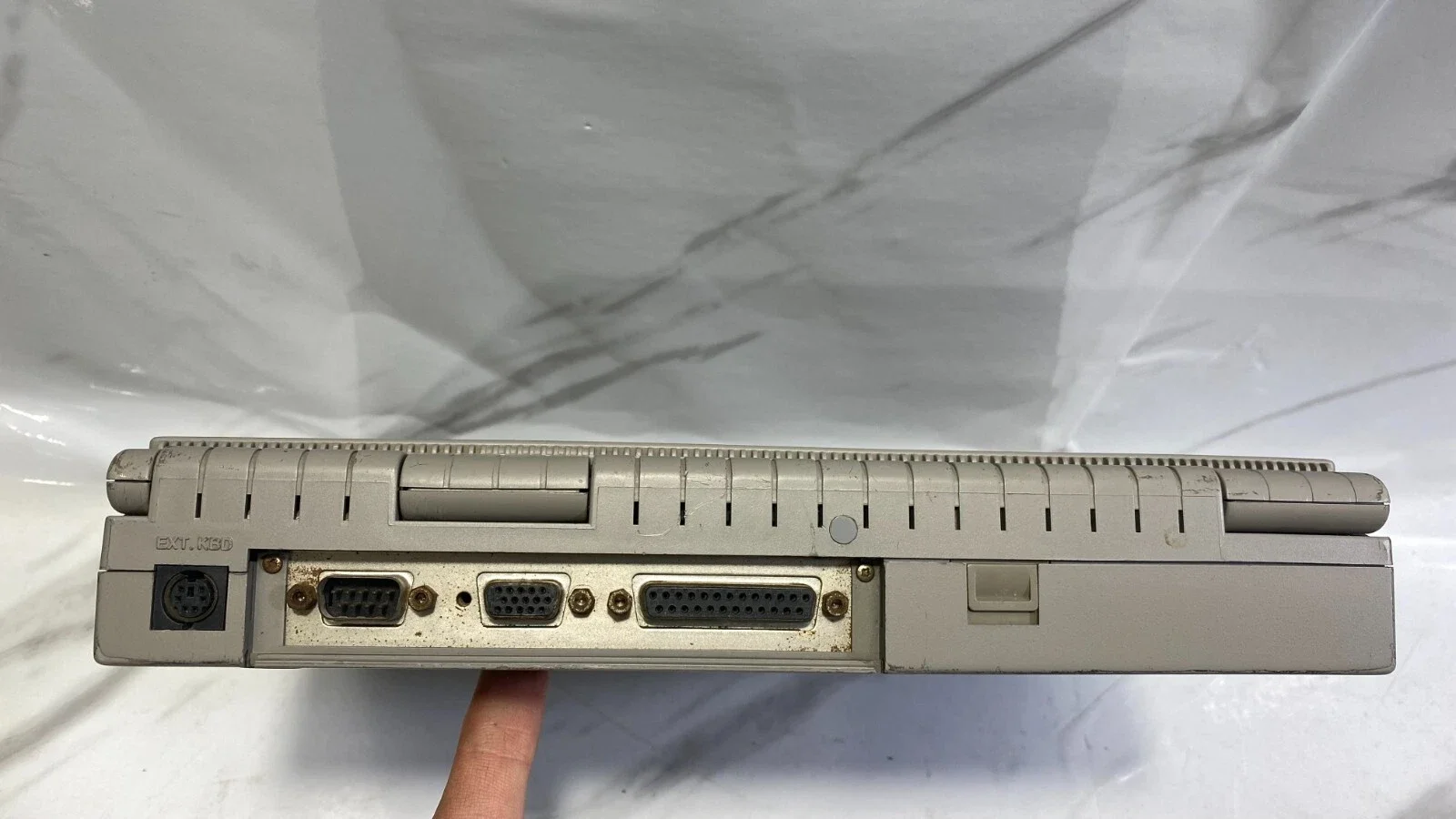 Hyundai Neuron 433 SLCC Laptop