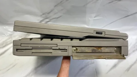 Hyundai Neuron 433 SLCC Laptop