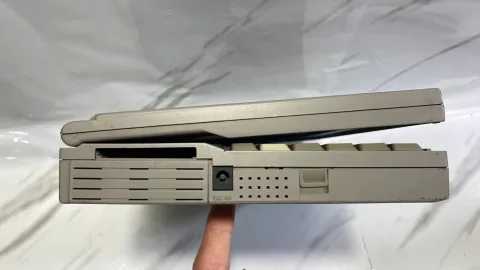 Hyundai Neuron 433 SLCC Laptop