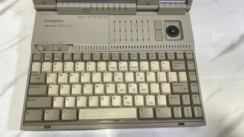 Hyundai Neuron 433 SLCC Laptop