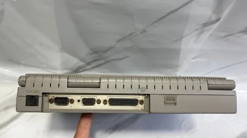 Hyundai Neuron 433 SLCC Laptop