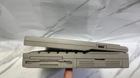Hyundai Neuron 433 SLCC Laptop