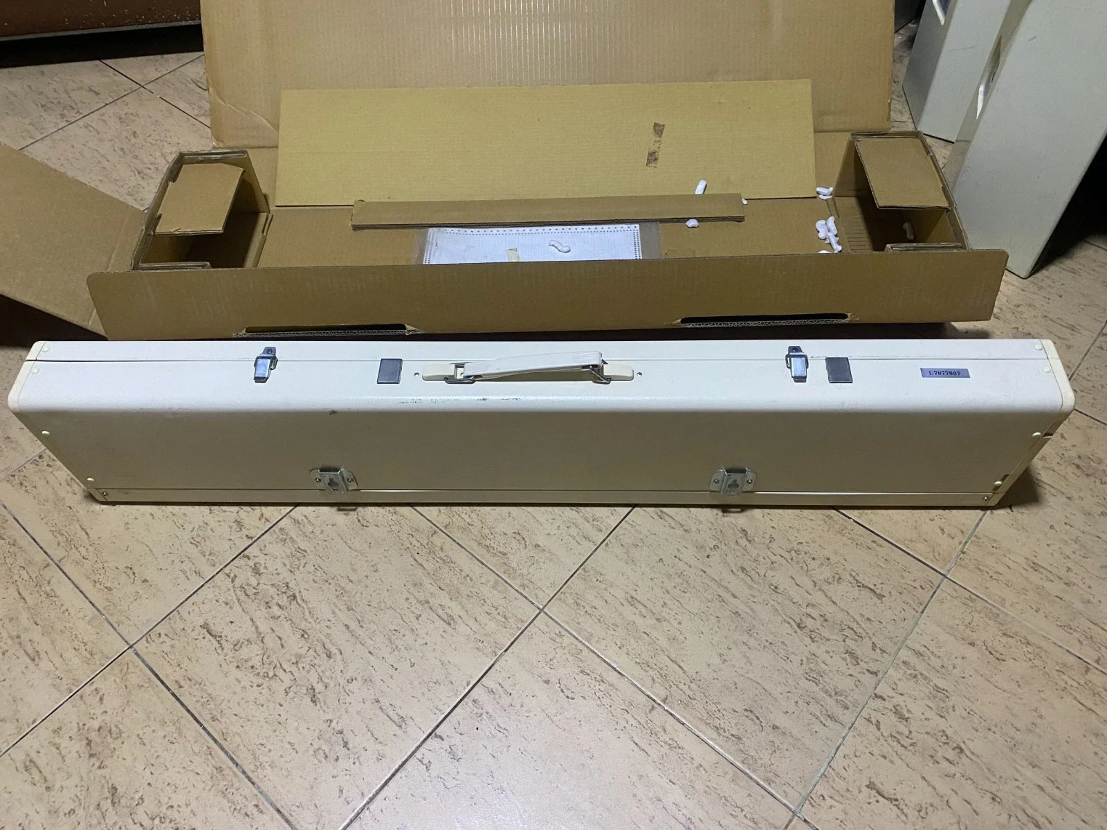 Brother KH-840/KR-830 Knitting Machine