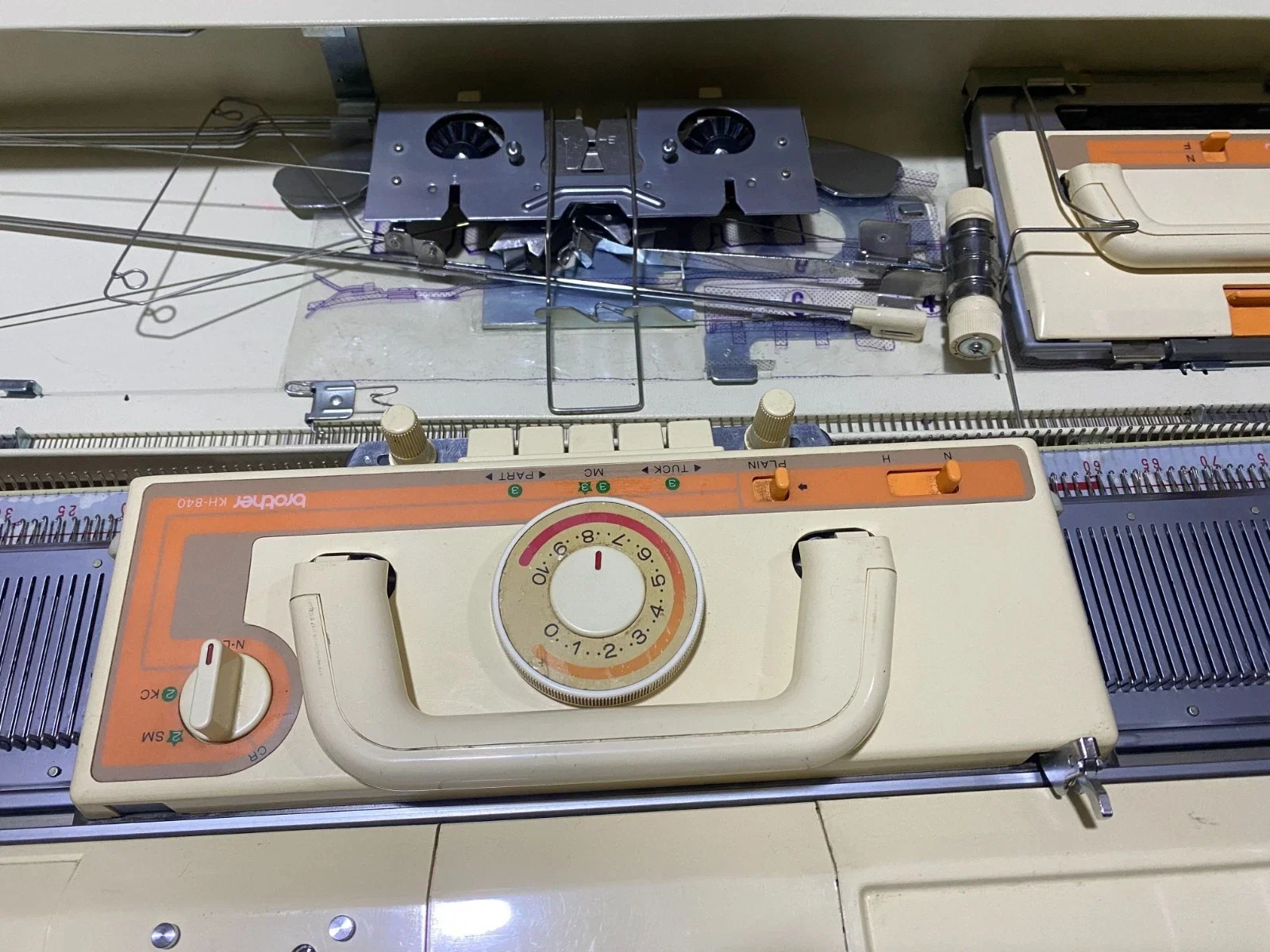 Brother KH-840/KR-830 Knitting Machine