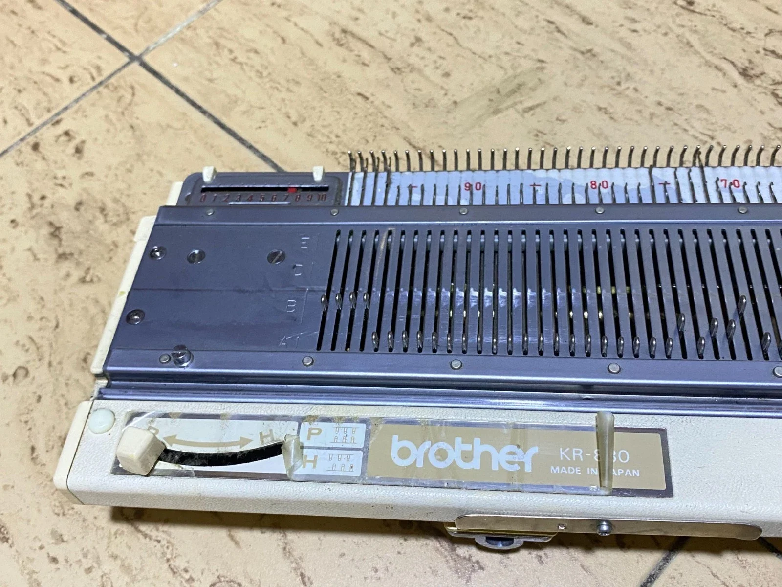 Brother KH-840/KR-830 Knitting Machine