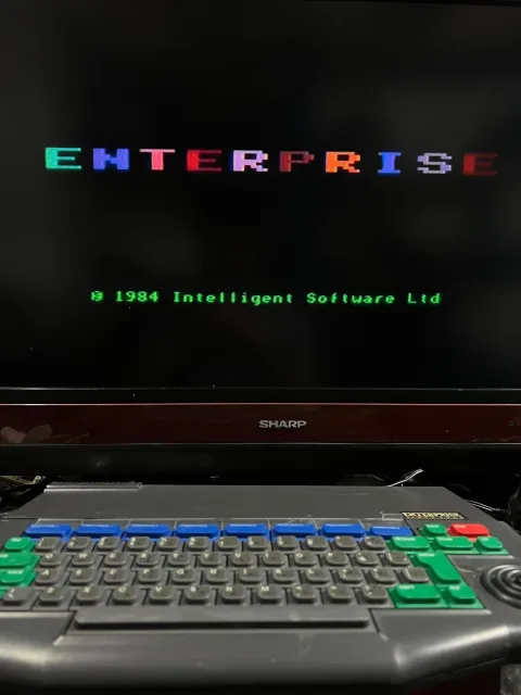 نظام كمبيوتر منزلي إنتربرايز 64