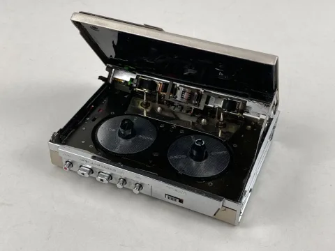 Sony WM-F202 Walkman Stereo Recorder Cassette Player Silver