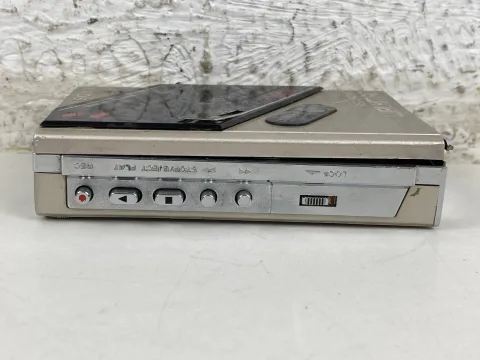 Sony WM-F202 Walkman Stereo Recorder Cassette Player Silver