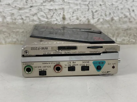 Sony WM-F202 Walkman Stereo Recorder Cassette Player Silver