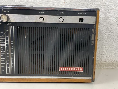 Telefunken Atlanta 101 Portable Transistor Radio