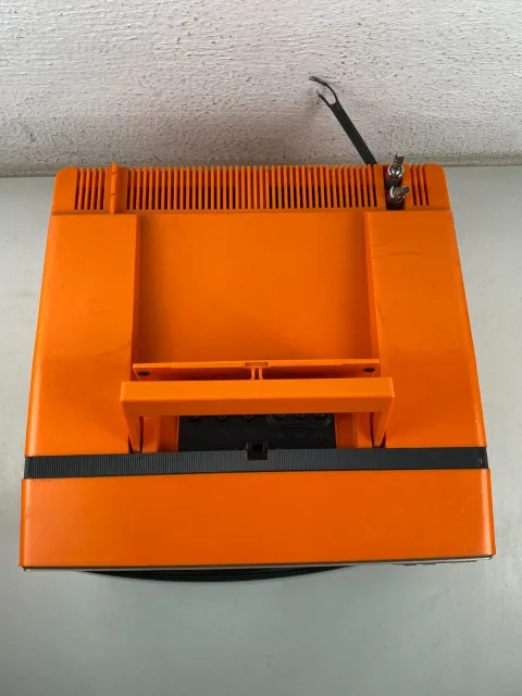 Sharp C-1001SP Retro CRT Space Age color TV orange