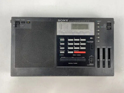 Sony ICF-2001 FM/AM/SSB/CW PLL Synthesized Receiver Radio