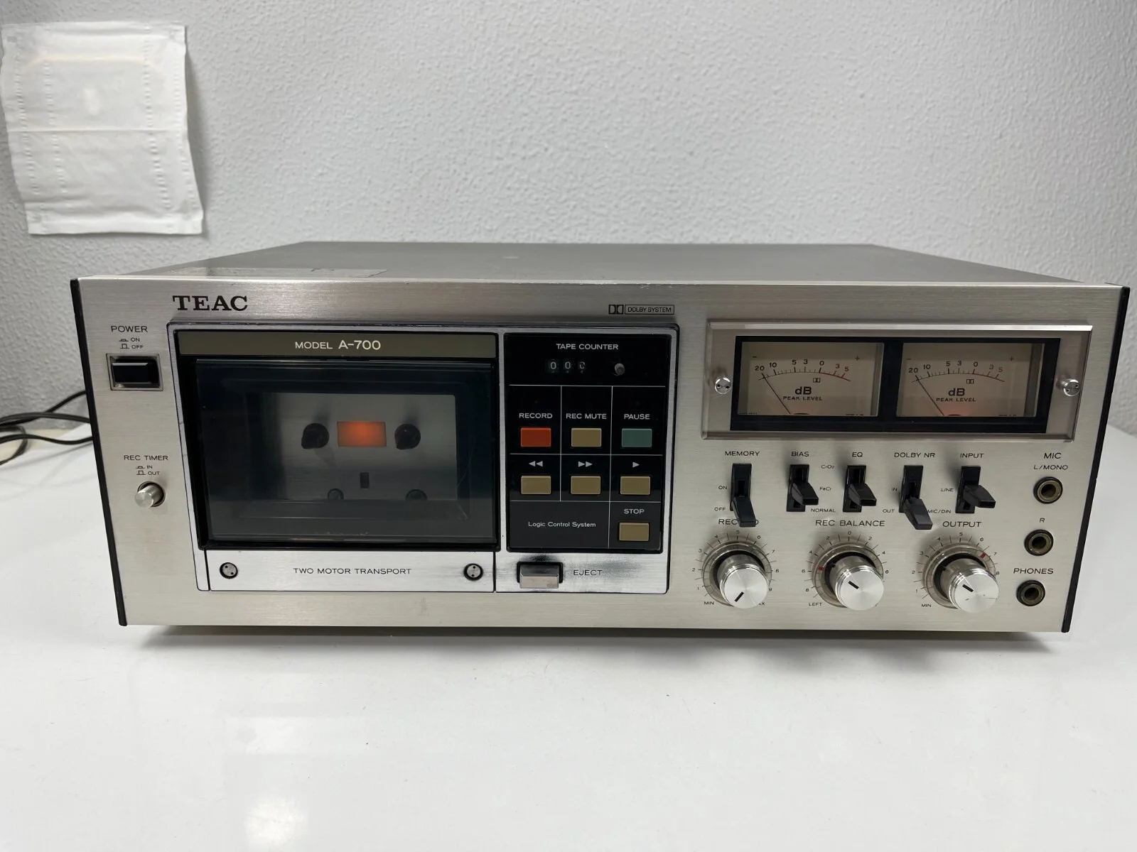 Teac A-700 - Stereo Cassette Deck Recorder