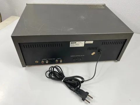 Teac A-700 - Stereo Cassette Deck Recorder