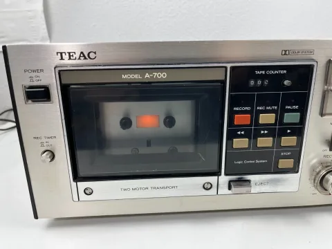 Teac A-700 - Stereo Cassette Deck Recorder