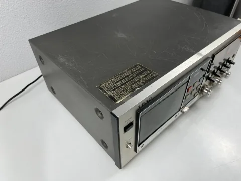 Teac A-700 - Stereo Cassette Deck Recorder