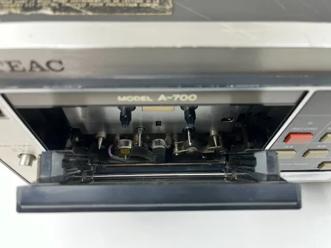 Teac A-700 - Stereo Cassette Deck Recorder