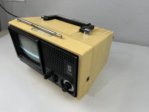 JVC Nivico 3040CQ Solid State Portable TV Television Retro