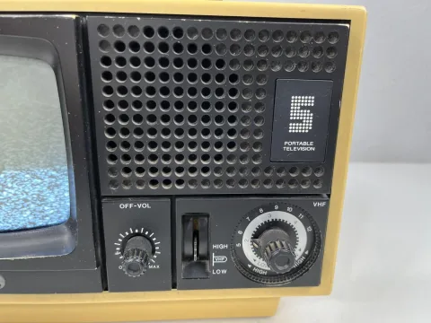 JVC Nivico 3040CQ Solid State Portable TV Television Retro