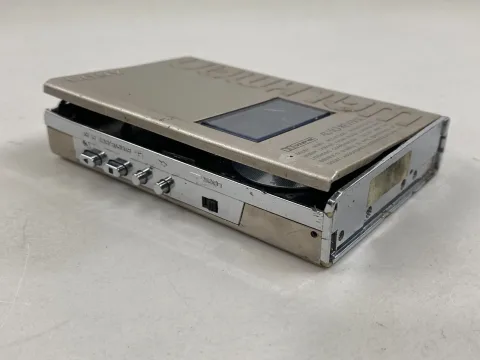 Sony WM-103 Walkman Cassette Player