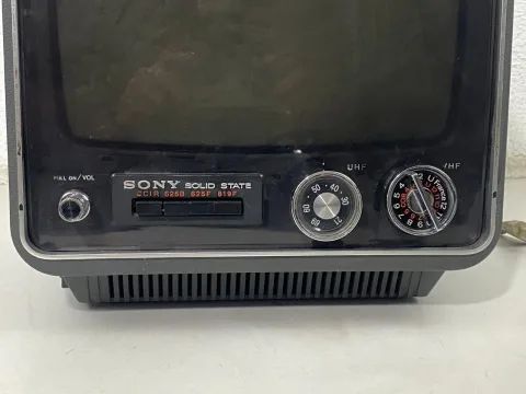 Sony Solid State Television Portable TV-112UM UHF / VHF 70s