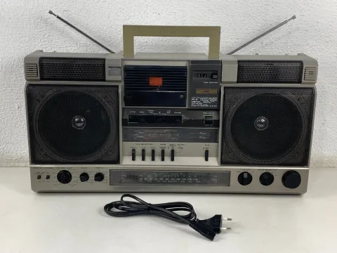 Akai AJ-505FS Boombox Ghetto Blaster Cassette Recorder Radio