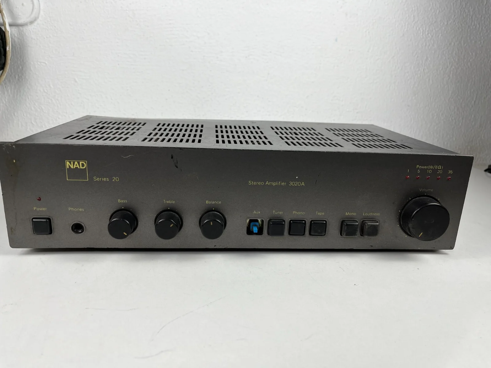 Integrated Amplifier NAD 3020A Series 20